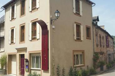 هتل Les Chambres De L Ady