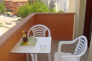 هتل Aurora Residence