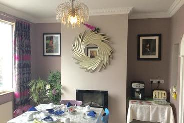هتل Cherry Tree Guesthouse