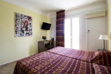 Отель Albergo
