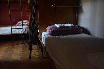 هتل The Princesa Insolente Hostel