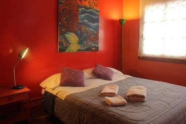 هتل The Princesa Insolente Hostel