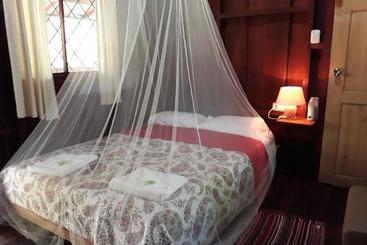 تختخواب و صبحانه Cabinas Nirvana Ecolodge