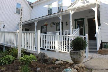هتل White Mountains Hostel
