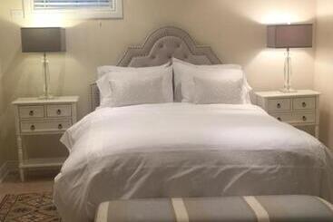 هتل Lion S Head B&b