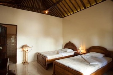 هتل Segara Bukit Seaside Cottages