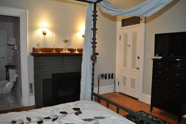 هتل Summerside Inn Bed And Breakfast