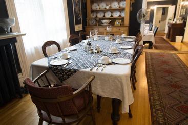 هتل Shipwright Inn