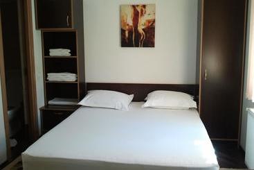 Jr Motel