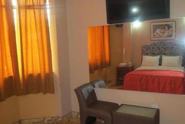 هتل Amanecer Inn