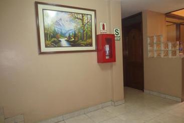 هتل Amanecer Inn