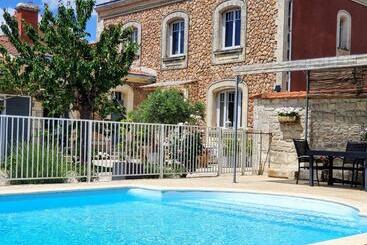 צימר La Villa Des Roses Gîte Chambres D Hôtes Piscine Chauffée