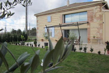 تختخواب و صبحانه L Oustal D Adele Proche Canal Du Midi Et Moissac