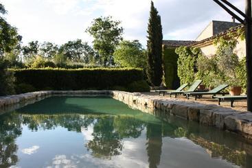 مبيت وإفطار Maison D'hôtes Mas De Barbut