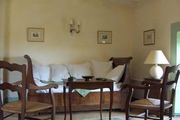تختخواب و صبحانه Maison D'hôtes Mas De Barbut