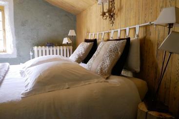 تختخواب و صبحانه La Maison De Marguerite