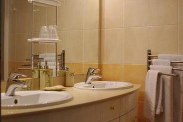 هتل Hôtel Le Relais Porte Des Alpes