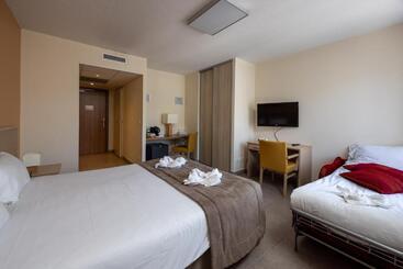 The Originals Boutique, Hotel L Occitan, Aubagne