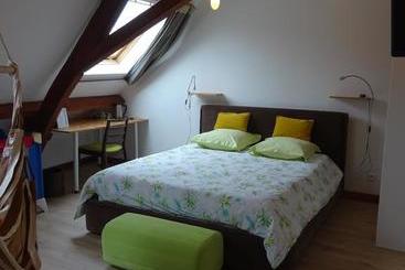 تختخواب و صبحانه Chambres D Hôtes Les Capucins
