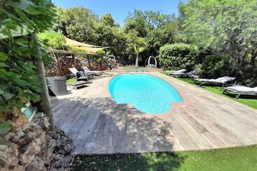 تختخواب و صبحانه Domaine De La Borie Yourhosthelper
