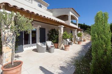 تختخواب و صبحانه Chambres D'hôtes & Spa Cannes- Mougins Villa Stéphanie
