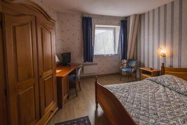 Отель Logis Hôtel Restaurant Hostellerie De L étoile
