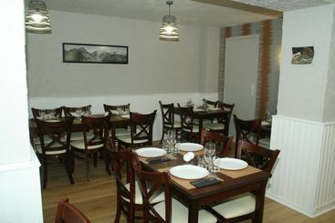 هتل Hôtel Les Castets D'ayré