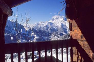 هتل Les Chalets Hôtel De La Croix Fry