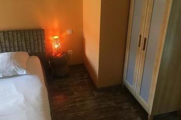 تختخواب و صبحانه Chambre D'hôtes Take Off