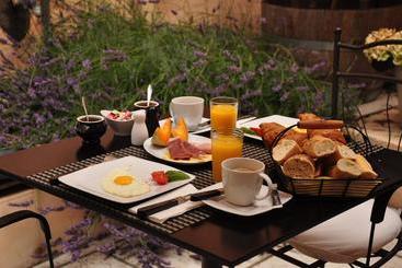 تختخواب و صبحانه Maison Allène