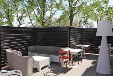 هتل Relais Saint Jacques  Chateauroux