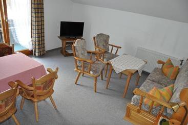 هتل Landhaus Schmid