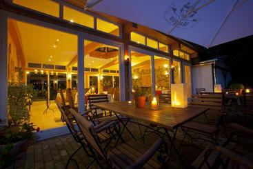هتل Land & Gasthof Forsthaus