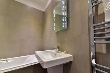تختخواب و صبحانه The Townhouse Aberfeldy   Rooms & Breakfast