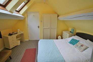 تختخواب و صبحانه Calcutts House