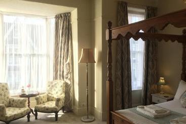 تختخواب و صبحانه Woodstock Guest House
