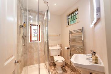 تختخواب و صبحانه Woodstock Guest House