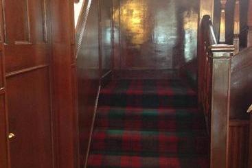 تختخواب و صبحانه Room Only At Wetherby Nairn