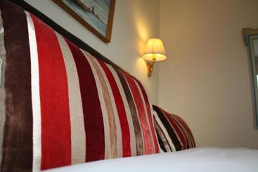 هتل Richmond Inn