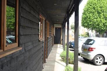 Motel Jolly Brewers Free House Inn