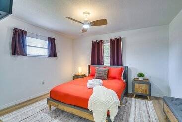 Сельский дом Home W/ Screened Porch, Near Weeki Wachee Springs!