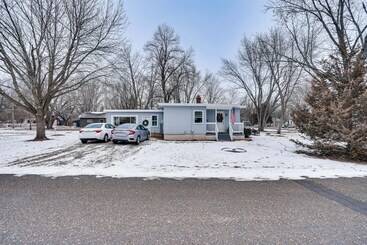 بيت ريفى Charming Lakeland Home: Steps To St Croix River!