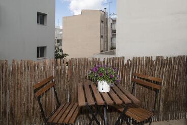 هتل آپارتمان Kalamata Art Rooms