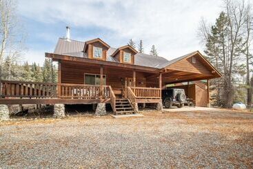 Сельский дом Bear Paw Lodge & Vacation Homes
