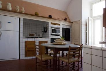 هتل Helloapulia Villa Carenza