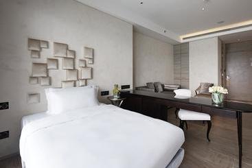 هتل Phoenix Island Resort Sanya