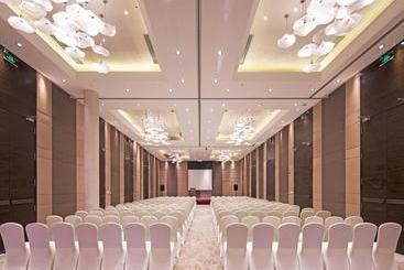 هتل Phoenix Island Resort Sanya