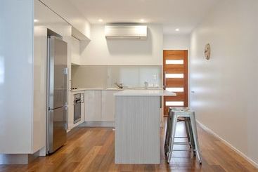 Bujerum Apartments On Burleigh