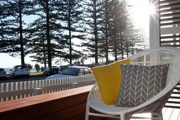 Bujerum Apartments On Burleigh