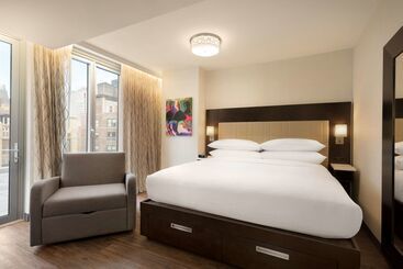 בית מלון כפרי Embassy Suites by Hilton New York Manhattan Times Square